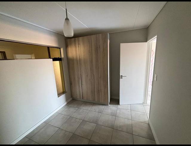 2 BEDROOM PROPERTY TO RENT IN MOOIKLOOF